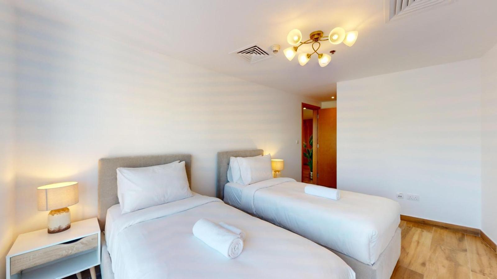 Damac Waves - Stunning Three Bedroom In Marina Apartment Dubai