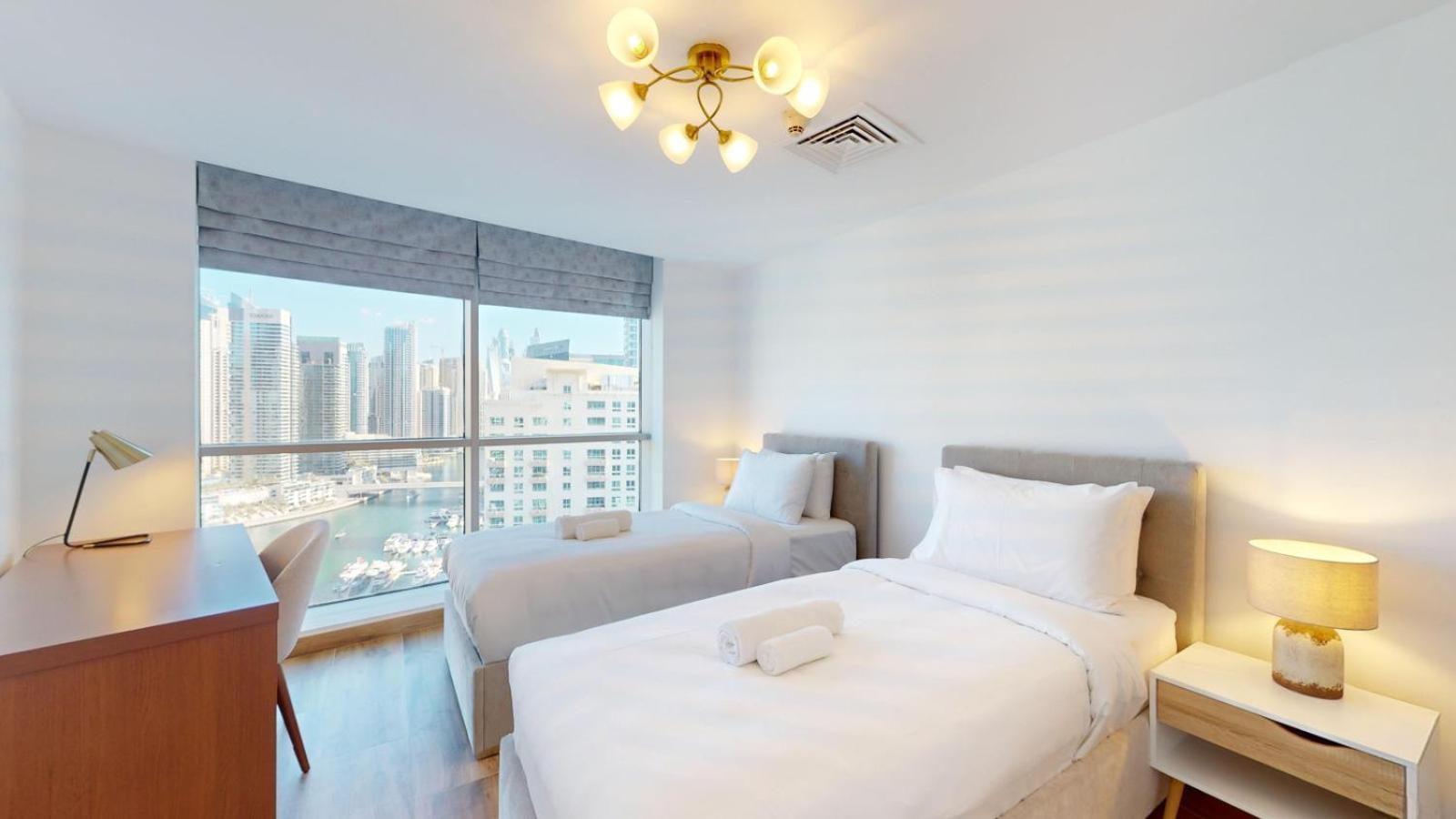 Apartment Damac Waves - Stunning Three Bedroom In Marina Dubai