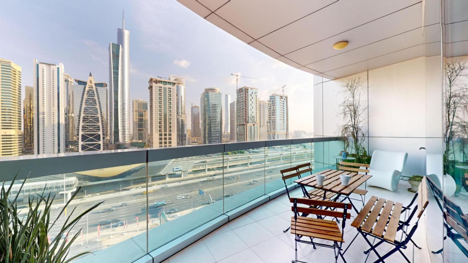 Horizon - Spacious Four Bed In The Marina Apartment