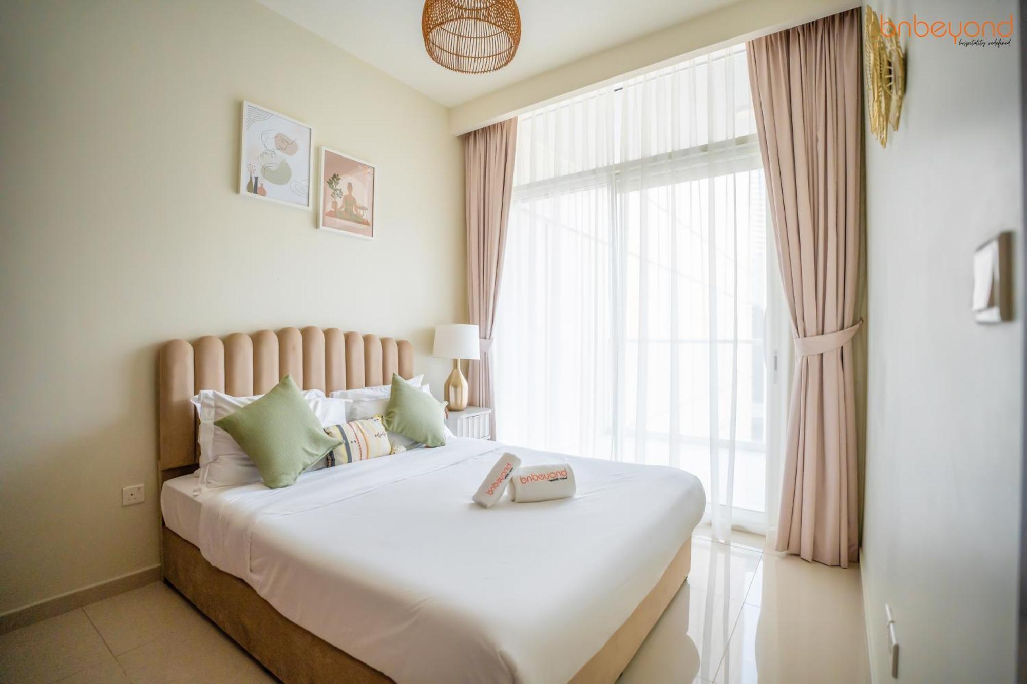 Apartment Cozy Retreat With Burj Views By Bnbeyond