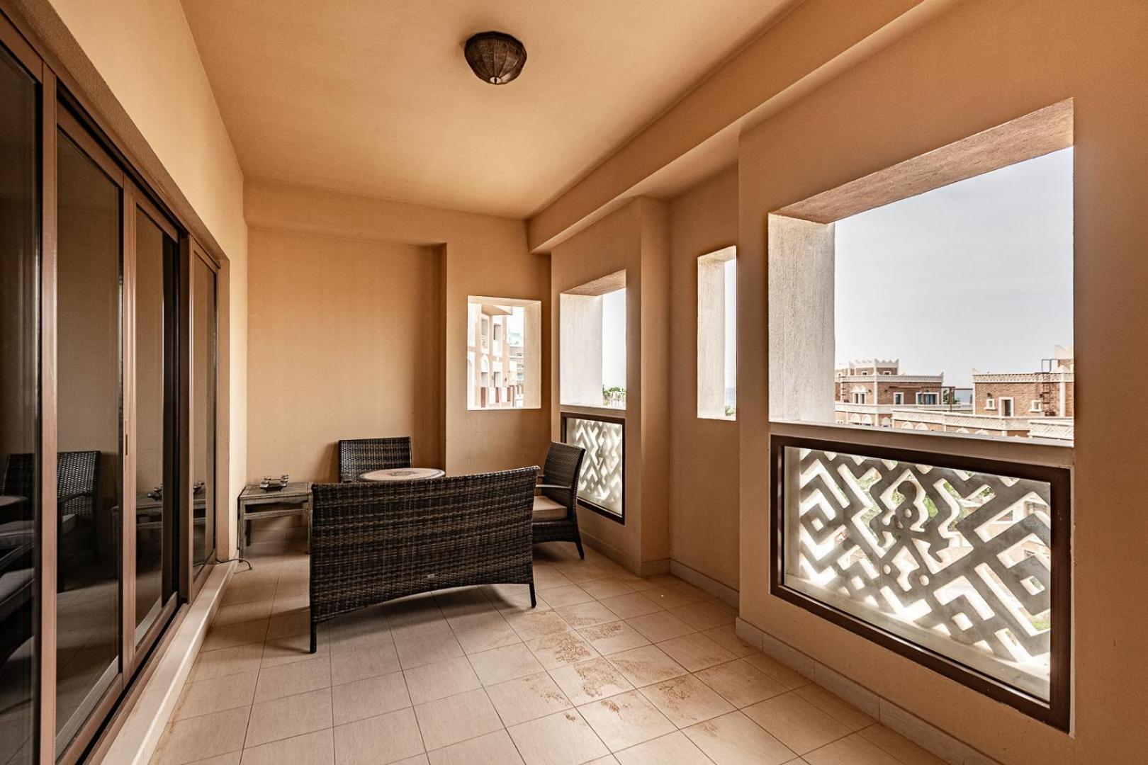 Balqis I Renovated 3bdr With 1 Maid I Palm Jumeirah Dubai