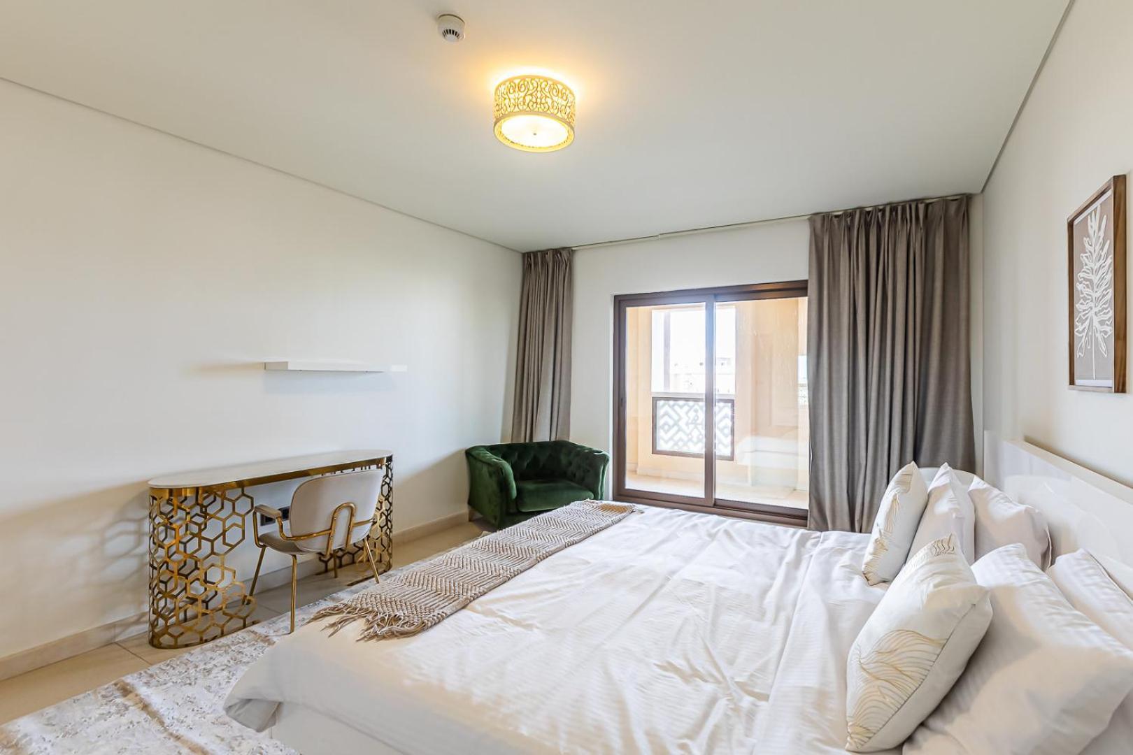 Apartment Balqis I Renovated 3bdr With 1 Maid I Palm Jumeirah *
