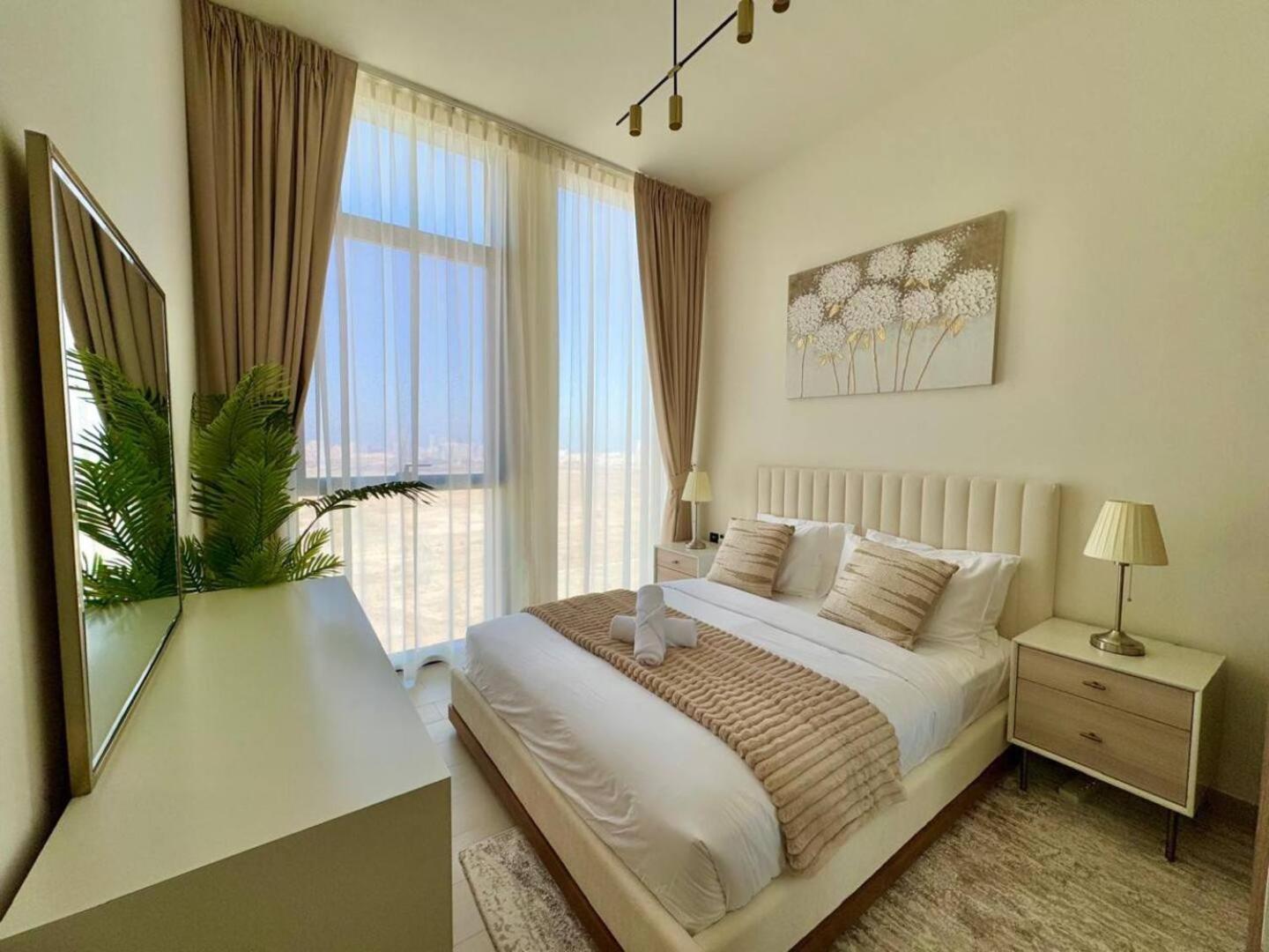 2br Royal W Private Pool In Jvc *