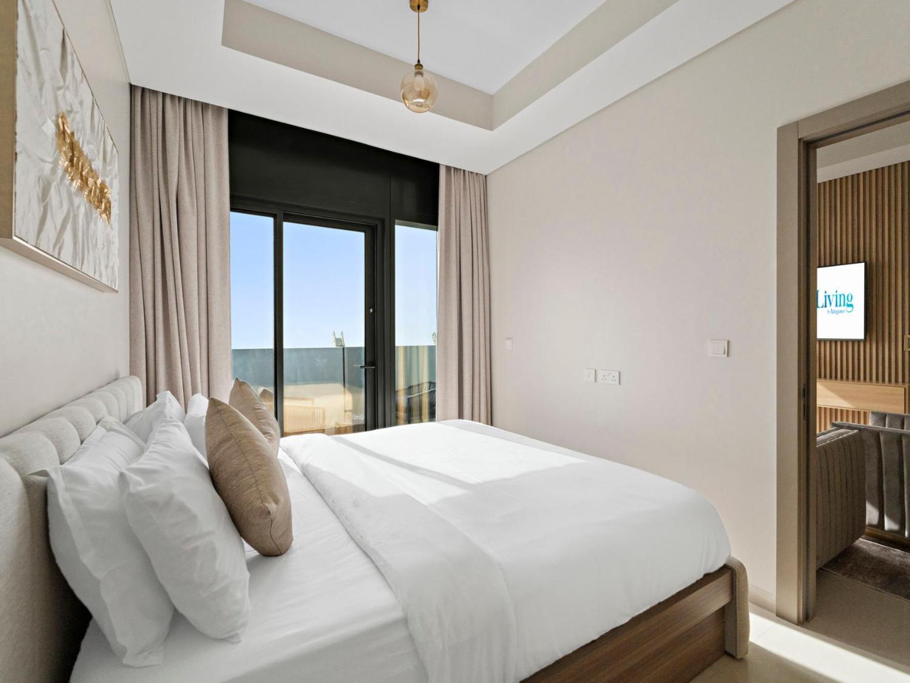 Bright & Modern 2br With Balcony In Aykon