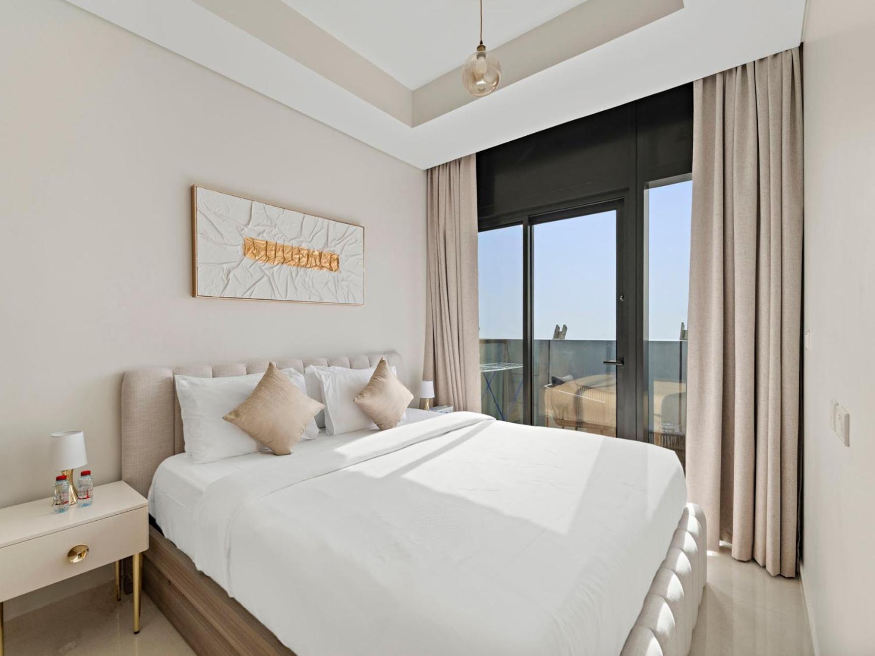 Bright & Modern 2br With Balcony In Aykon Apartment *