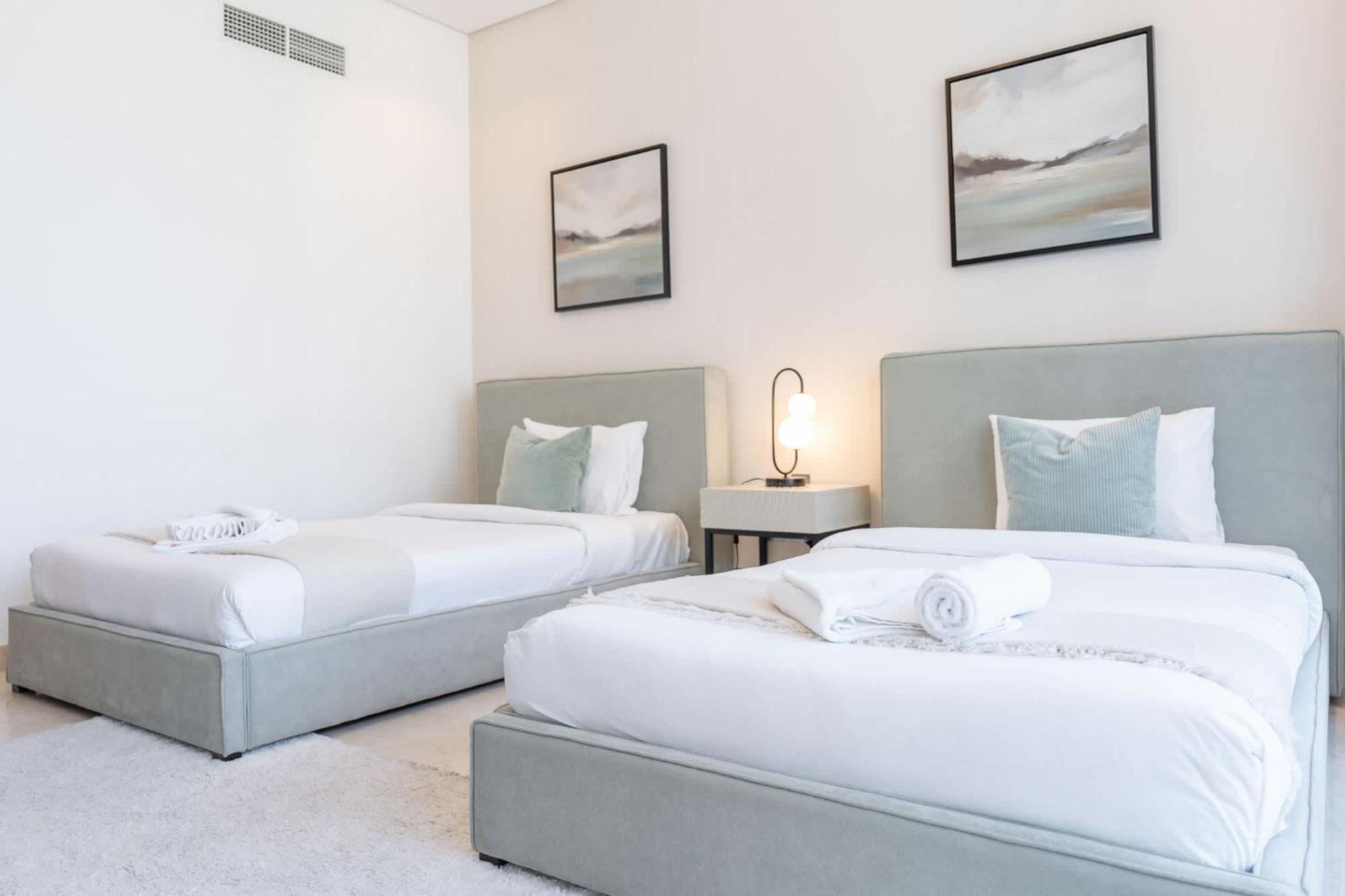 3 Bedroom In Sterling West With Full Burj Khalifa Views Apartment *