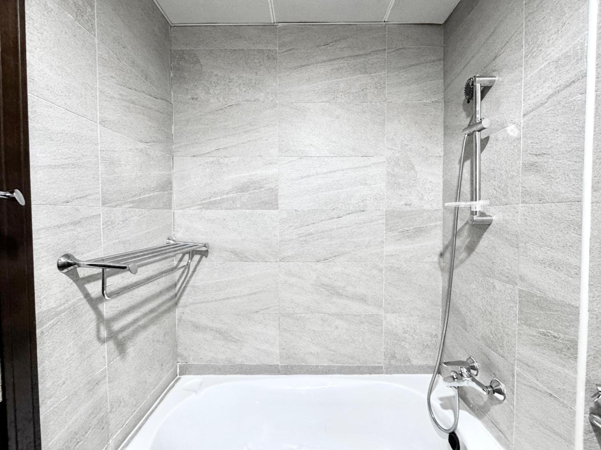 Al Manara Classic Cozy