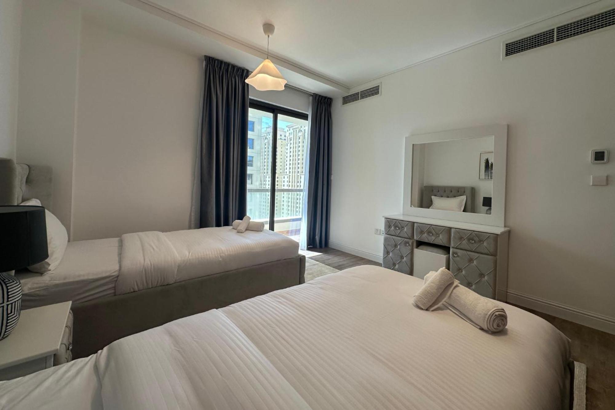2br With Private Terrace, Panoramic Marina View Dubai