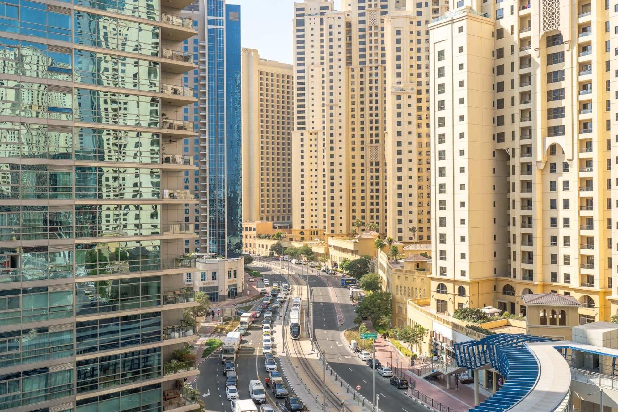 Elegant 1-bedroom For 4 In Marina Dubai
