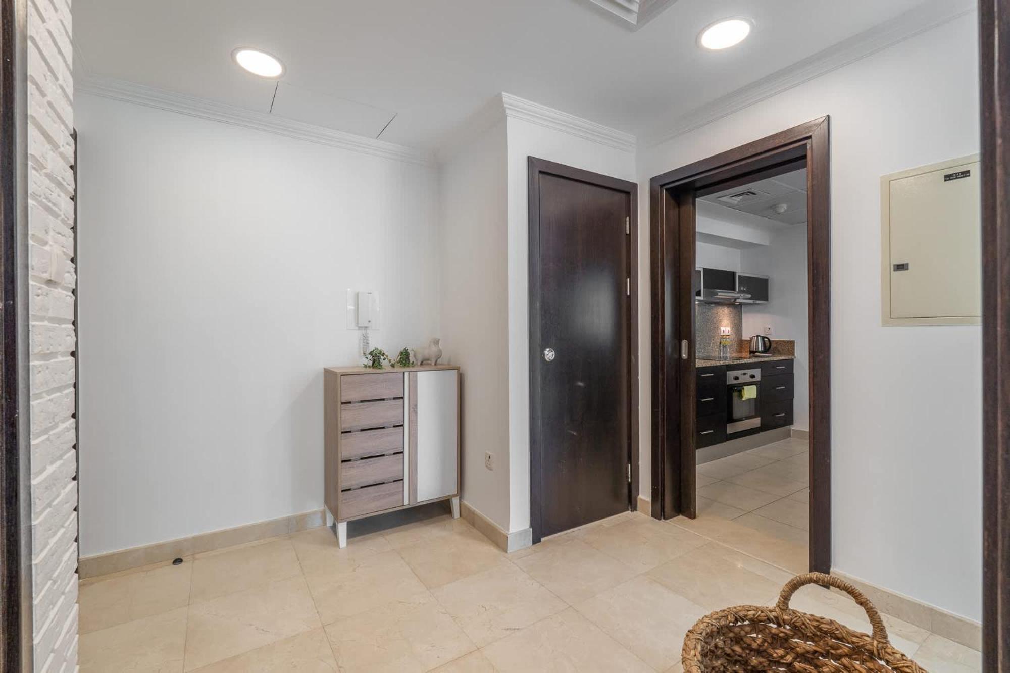 Apartment Elegant 1-bedroom For 4 In Marina