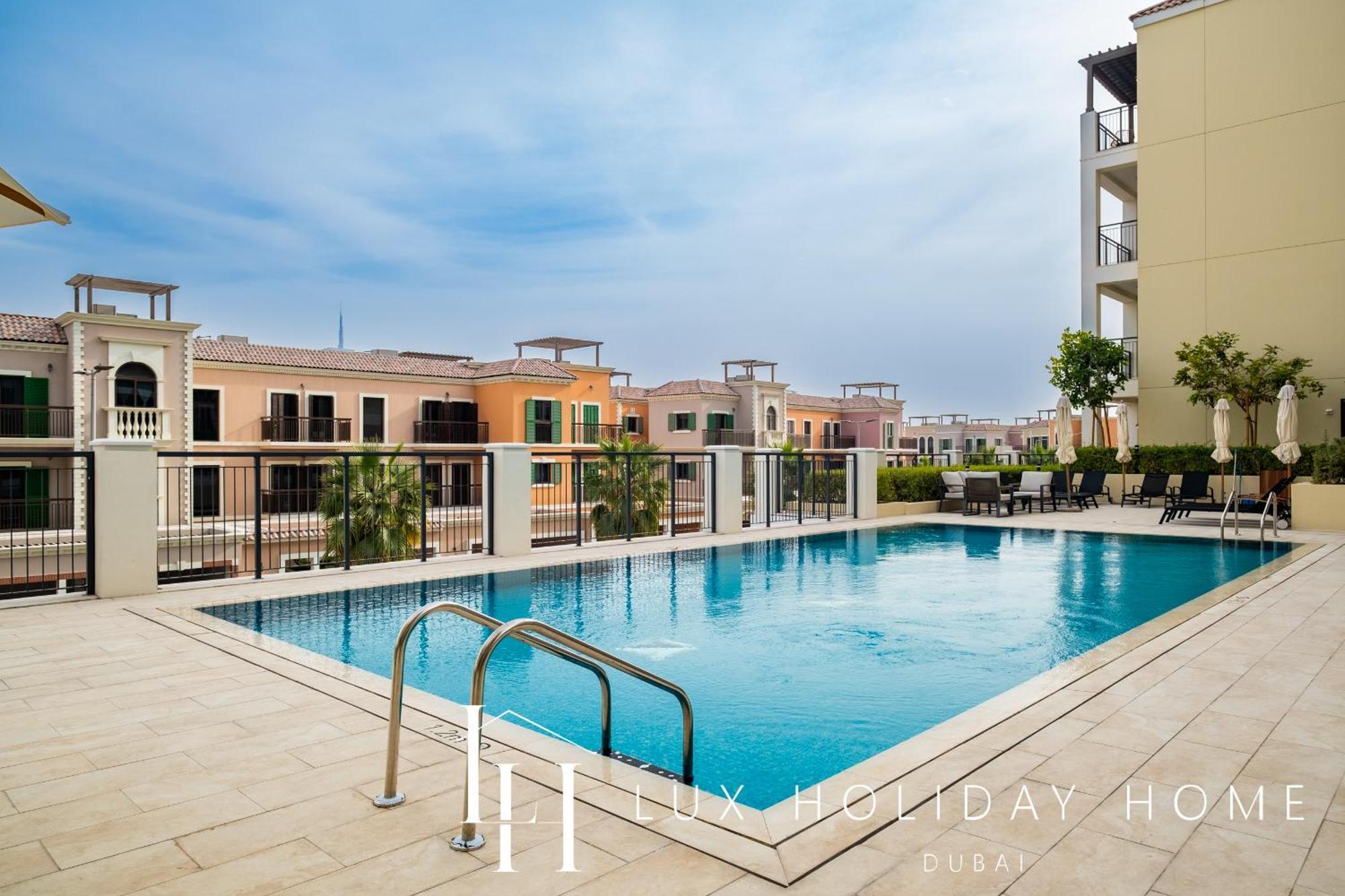 Lux The La Luxury Burj View 3 *