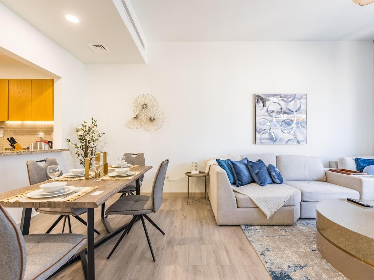 Apartment Modern Retreat With Balcony And Burj Khalifa View Dubai