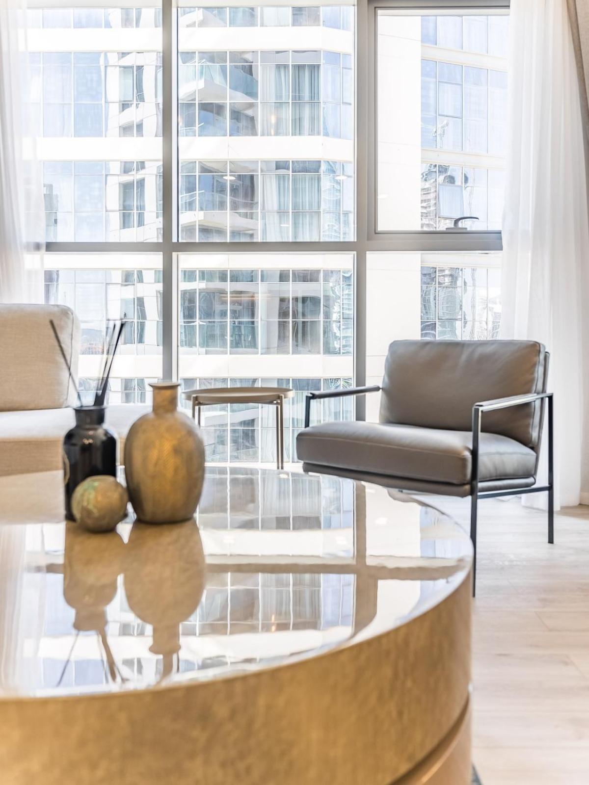 Modern Retreat With Balcony And Burj Khalifa View Apartment Dubai