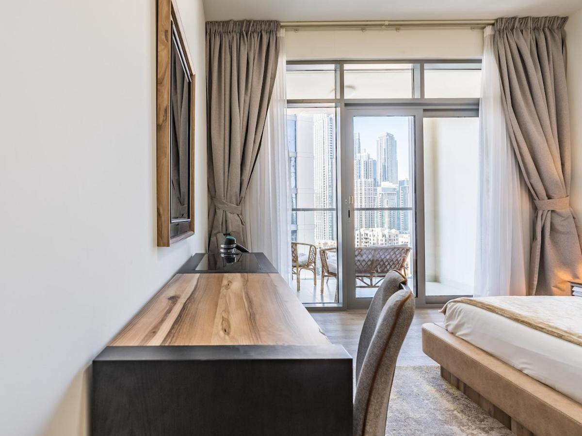 Modern Retreat With Balcony And Burj Khalifa View * Dubai