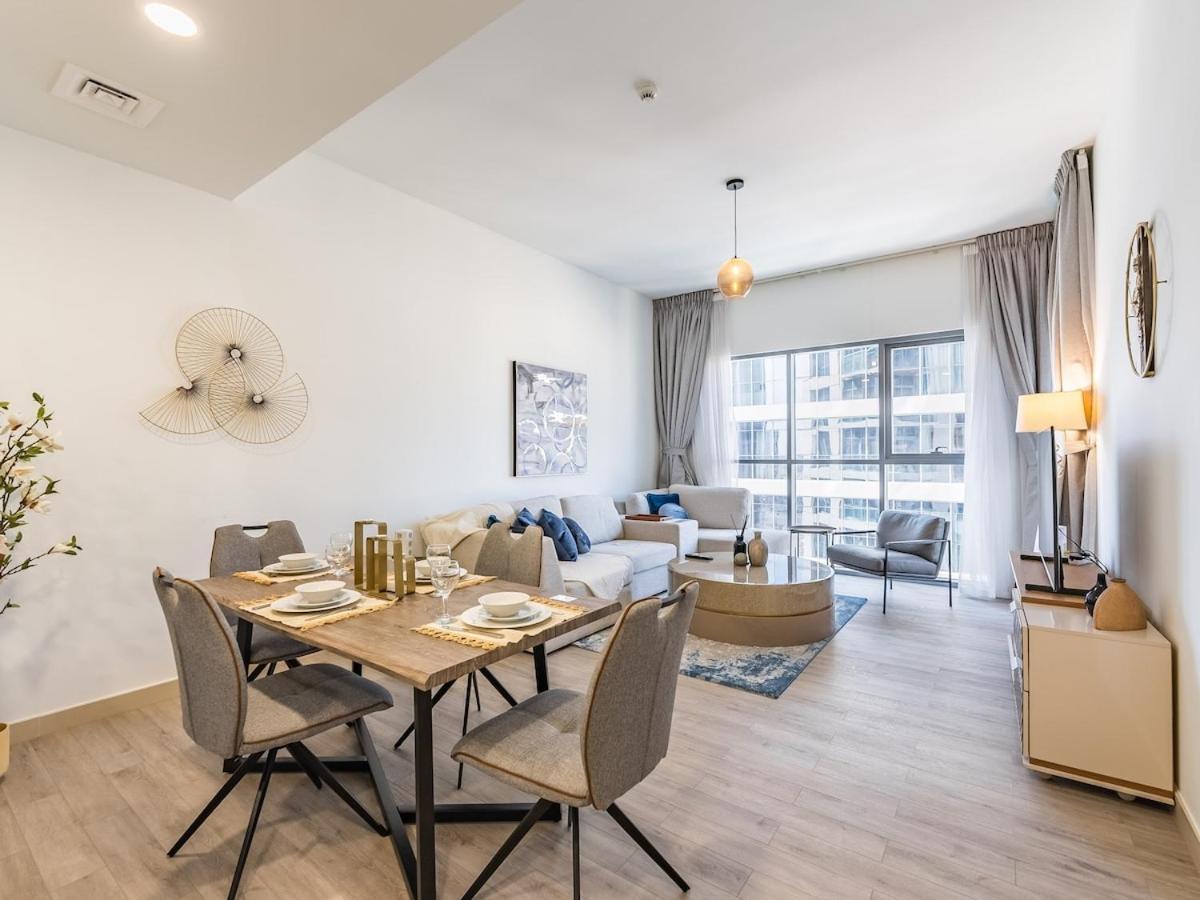 Apartment Modern Retreat With Balcony And Burj Khalifa View *