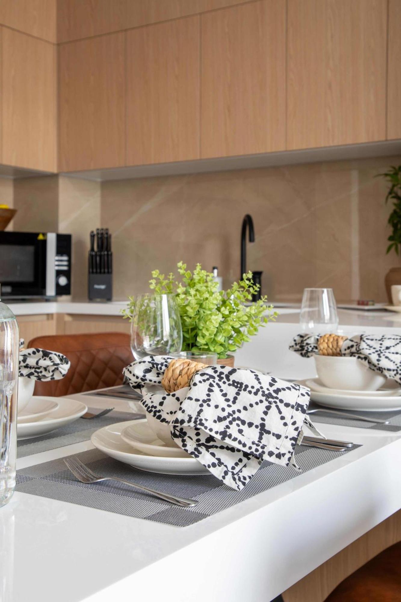 Frank Porter - Oakley Square Residences A Apartment Dubai