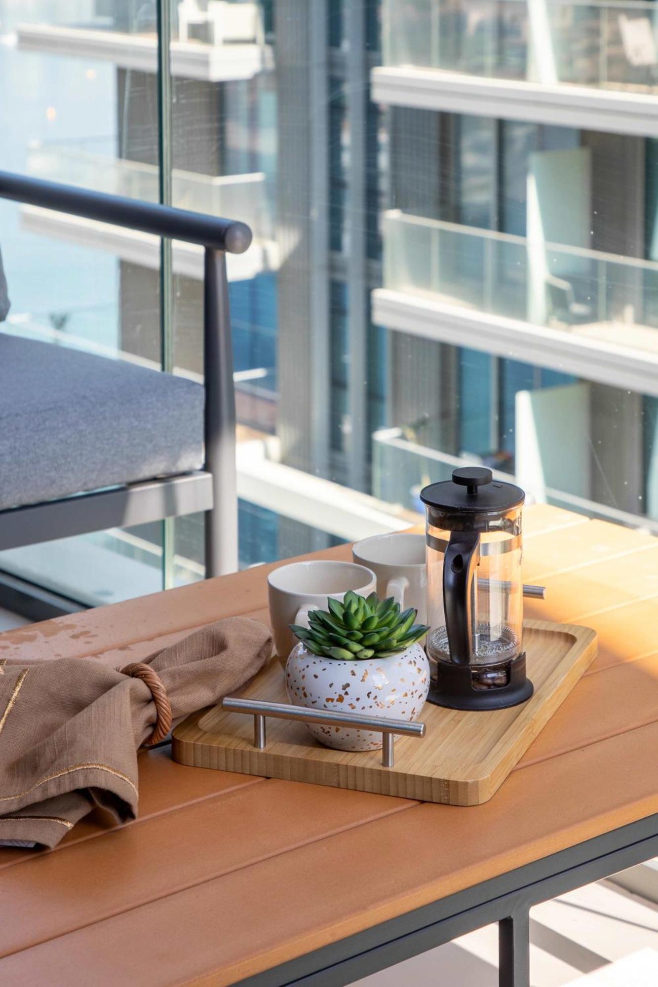 Apartment Frank Porter - Vista Tower 2 Dubai