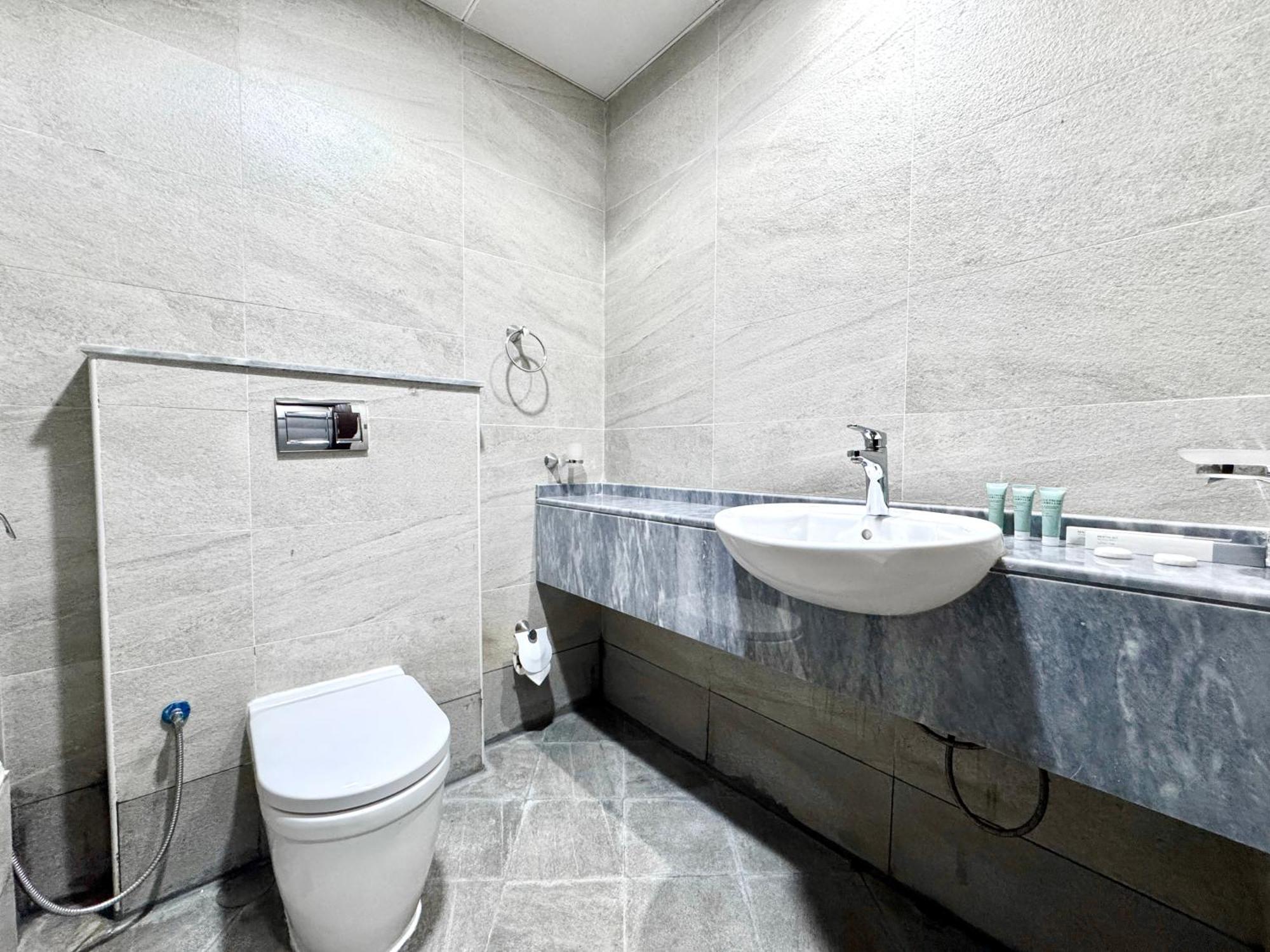 Al Manara Classic Deluxe Apartment