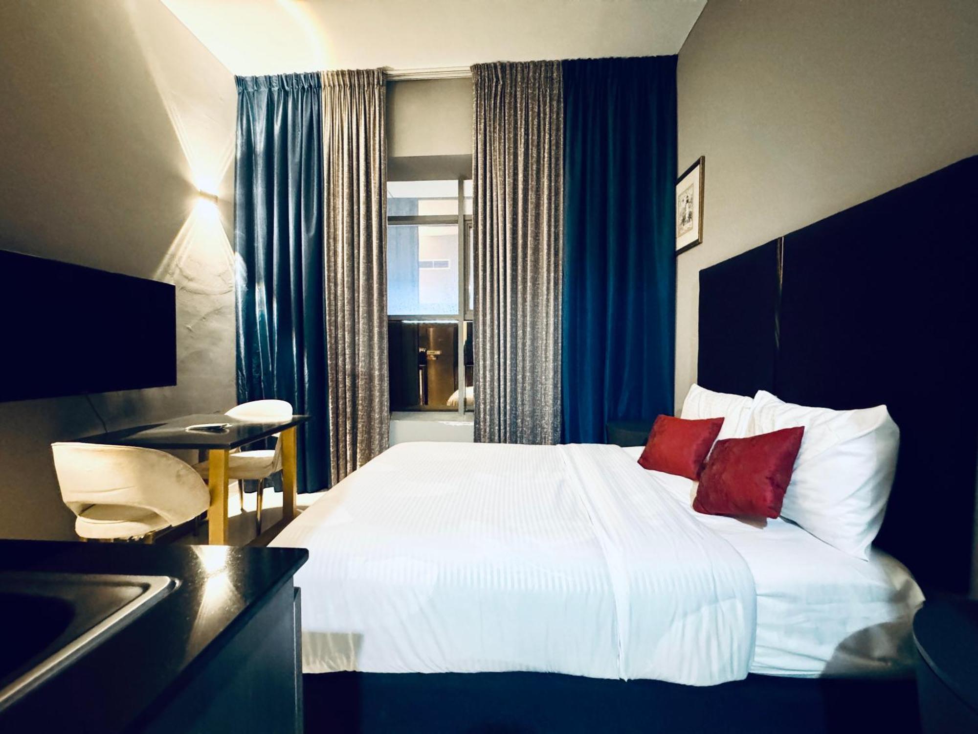 Al Manara Classic Deluxe Apartment Dubai