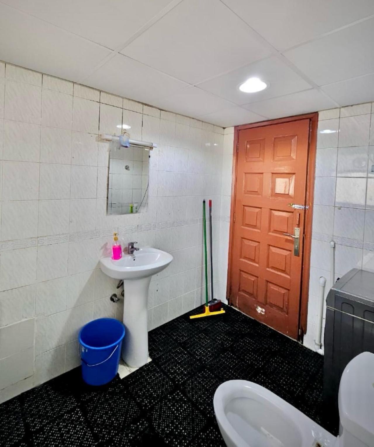 Homestay The Five Capsule Dubai