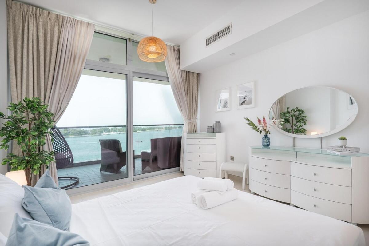 Peaceful And Airy 1-bedroom With The Palm View Dubai