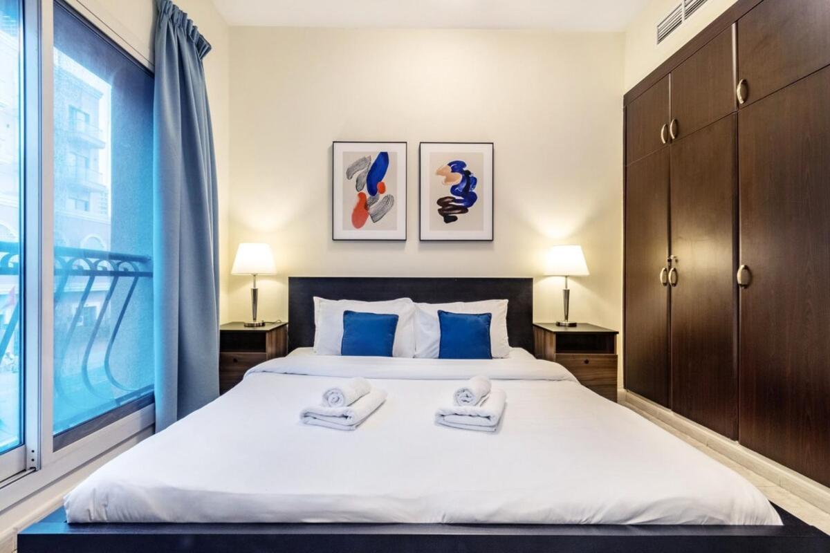 Spacious 1-br Opposite Mall With Huge Pool & Gym