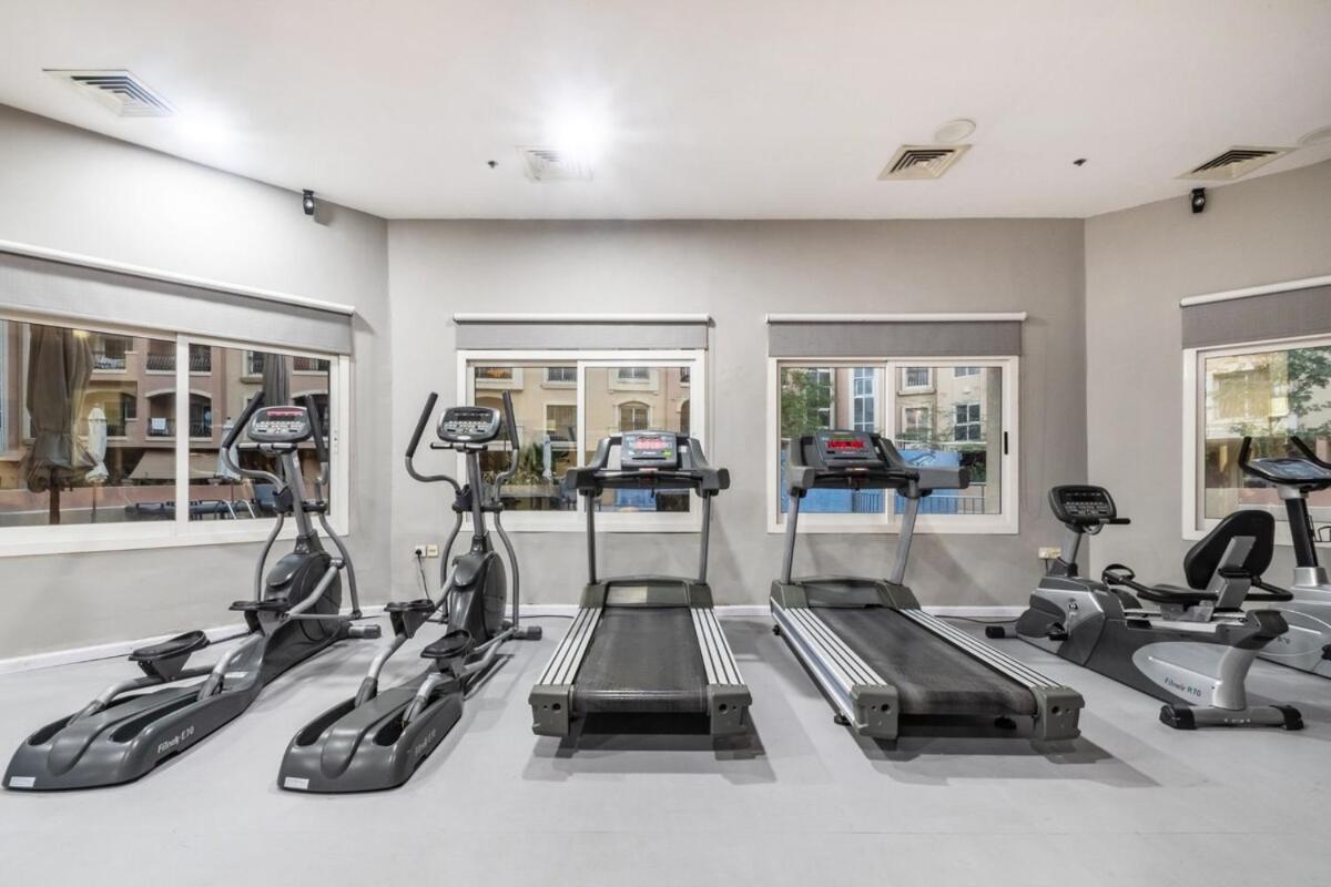 Apartment Spacious 1-br Opposite Mall With Huge Pool & Gym