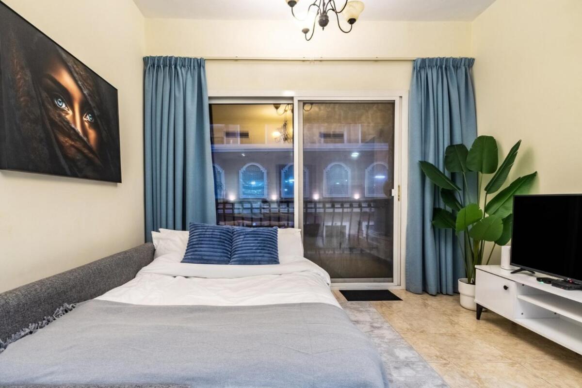 Apartment Spacious 1-br Opposite Mall With Huge Pool & Gym *
