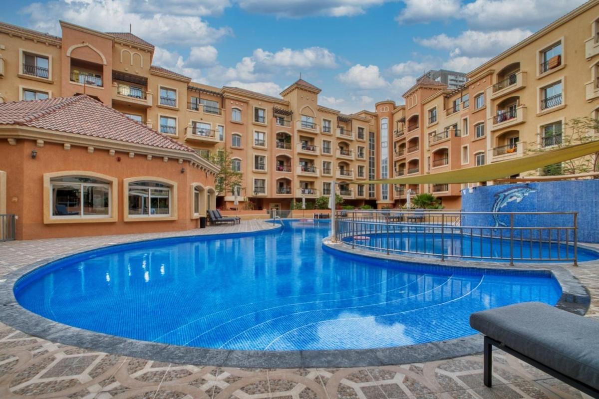 Apartment Spacious 1-br Opposite Mall With Huge Pool & Gym Dubai