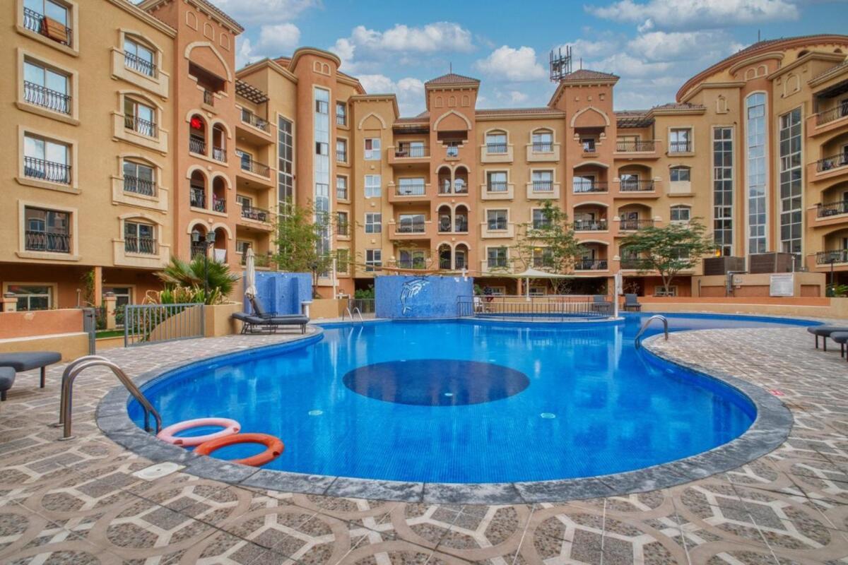 Apartment Spacious 1-br Opposite Mall With Huge Pool & Gym