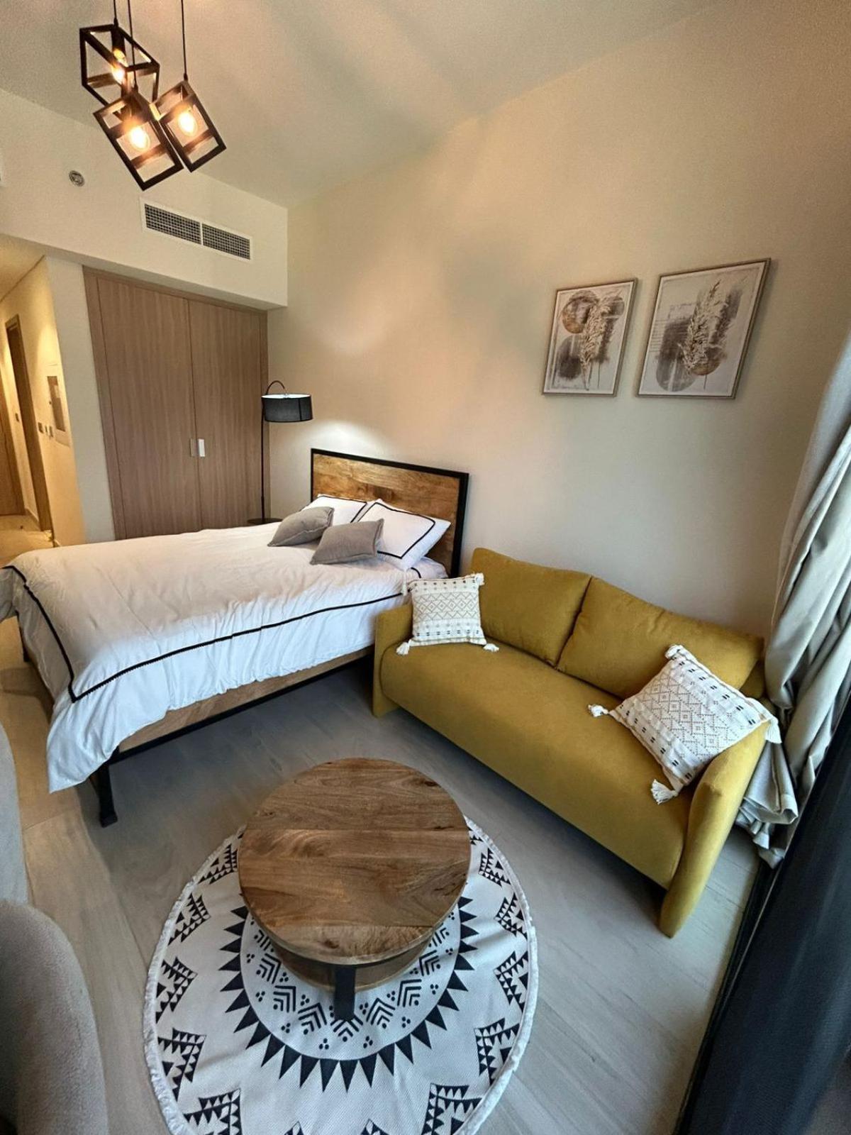 Luxury At Apartment *