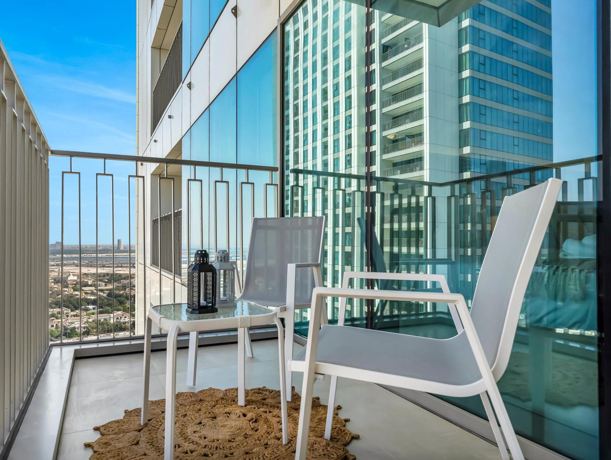 Blissful At Downtown Views Ii- 5min Walk To Mall, Burj Khalifa With Infinity Pool Apartment Dubai