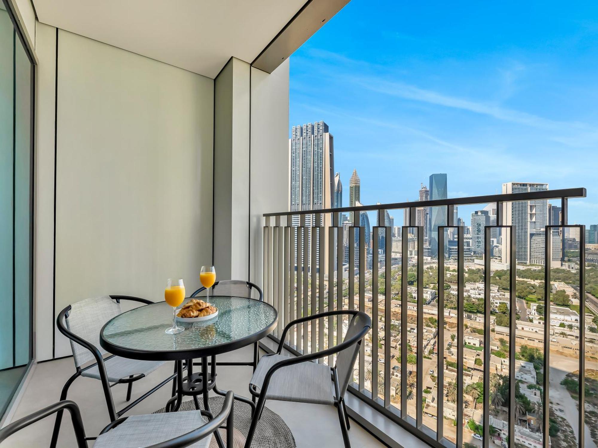 Apartment Blissful At Downtown Views Ii- 5min Walk To Mall, Burj Khalifa With Infinity Pool Dubai