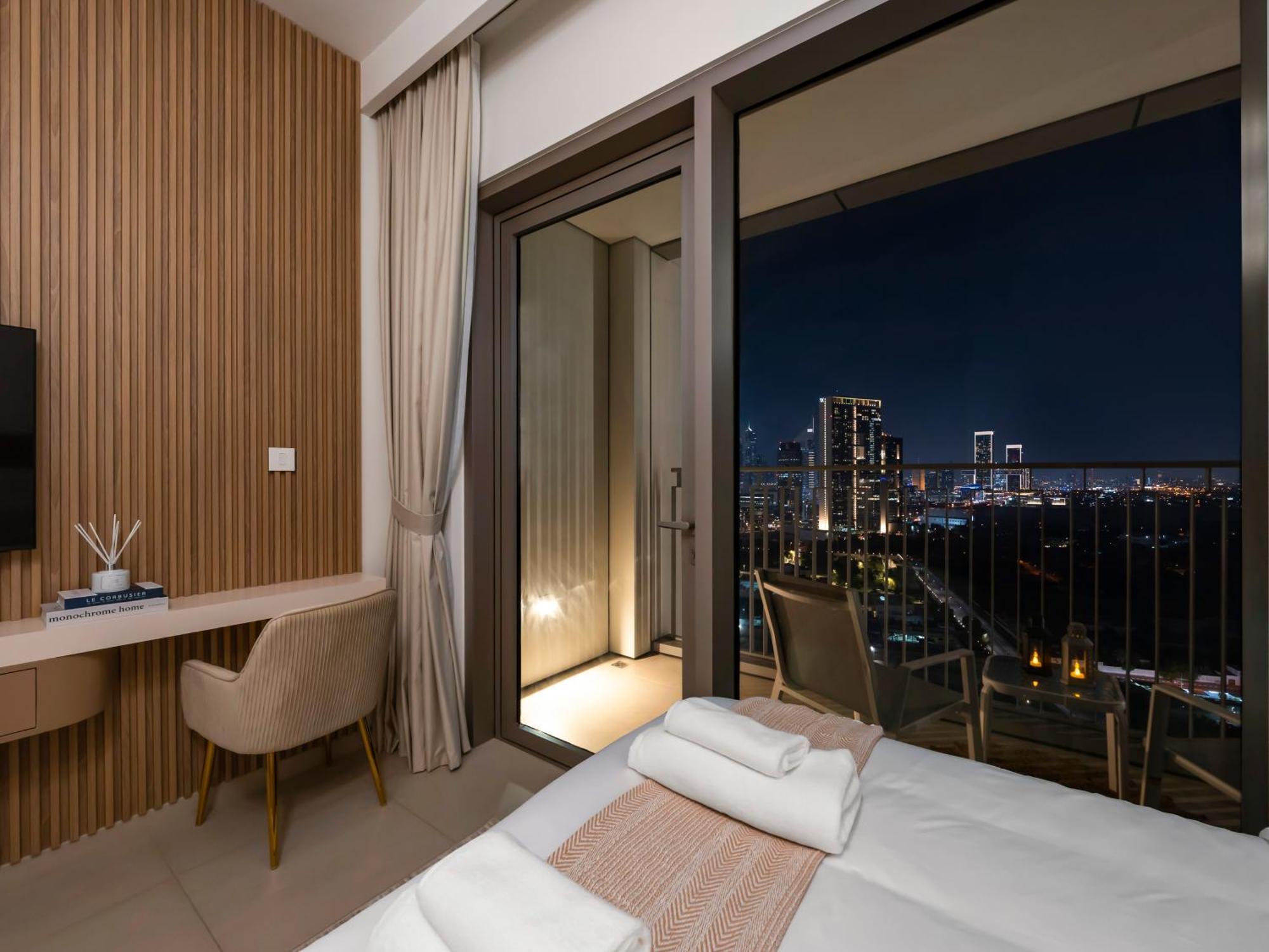 Blissful At Downtown Views Ii- 5min Walk To Mall, Burj Khalifa With Infinity Pool Apartment
