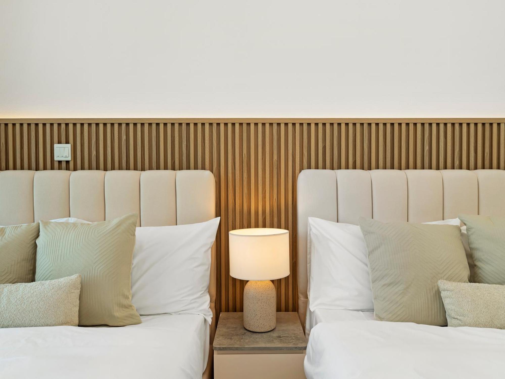 Blissful At Downtown Views Ii- 5min Walk To Mall, Burj Khalifa With Infinity Pool *