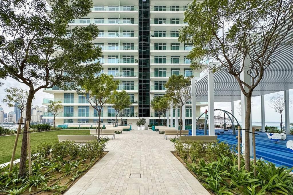 Glamorous 3br With Marina View Dubai