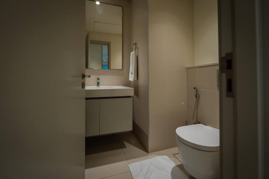 Glamorous 3br With Marina View
