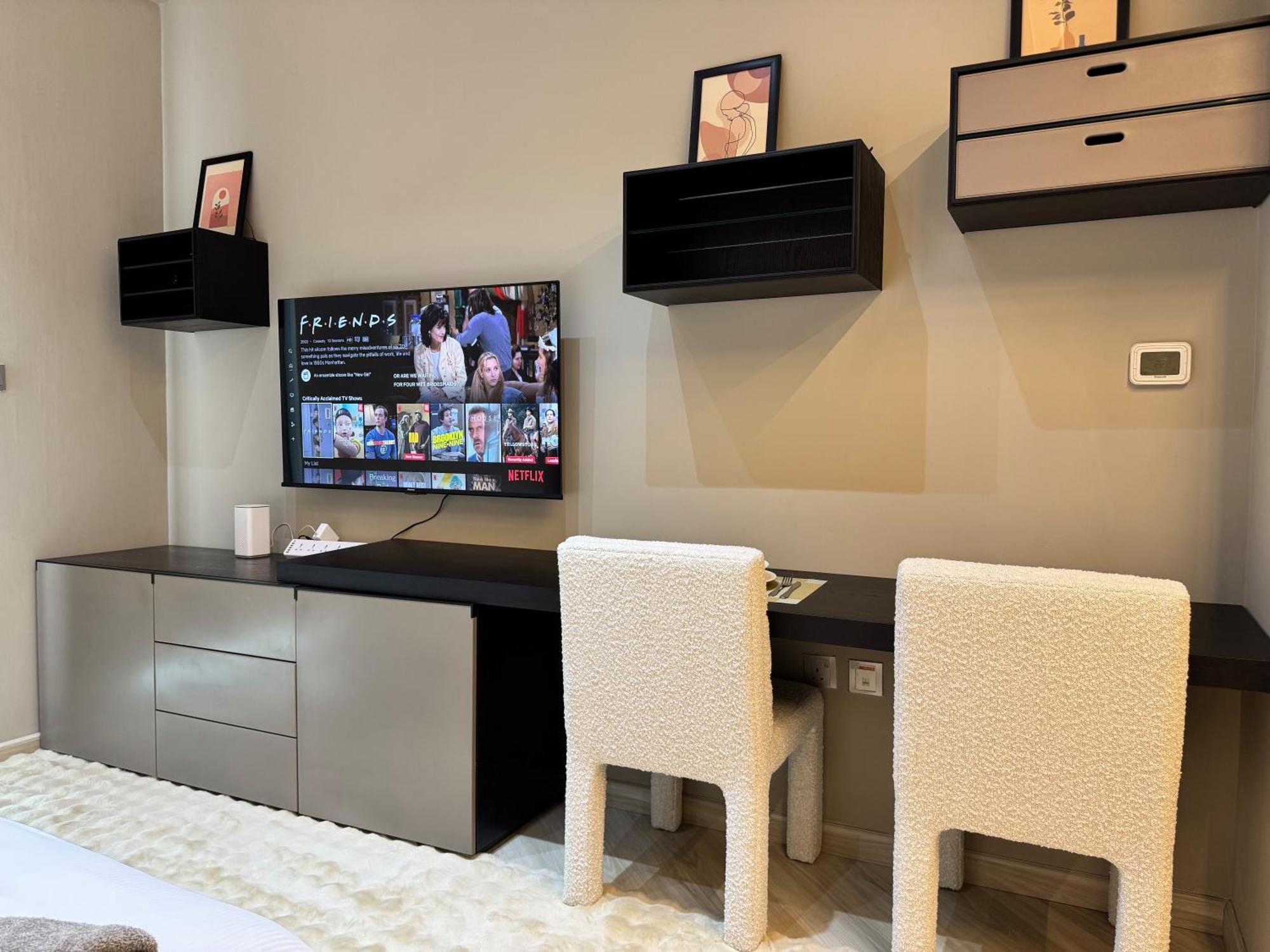 Warm And Elegant In Apartment Dubai