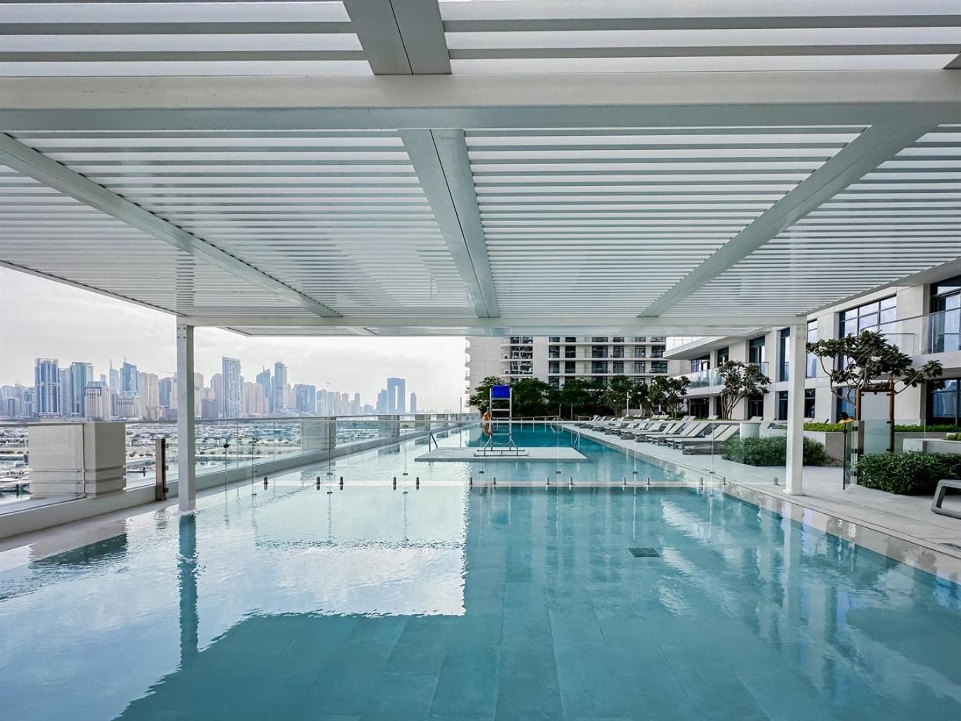 Trophy - Majestic Mingle Marina * Dubai