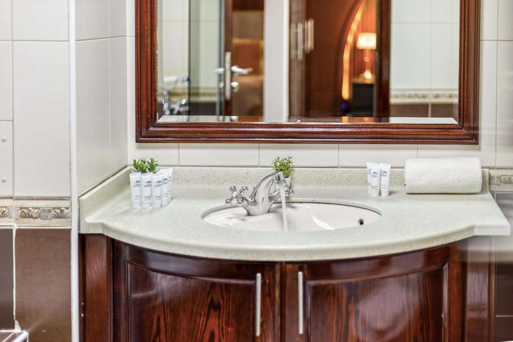 Spacious 3 Bedroom Newly Furnished - Marina Apartment *