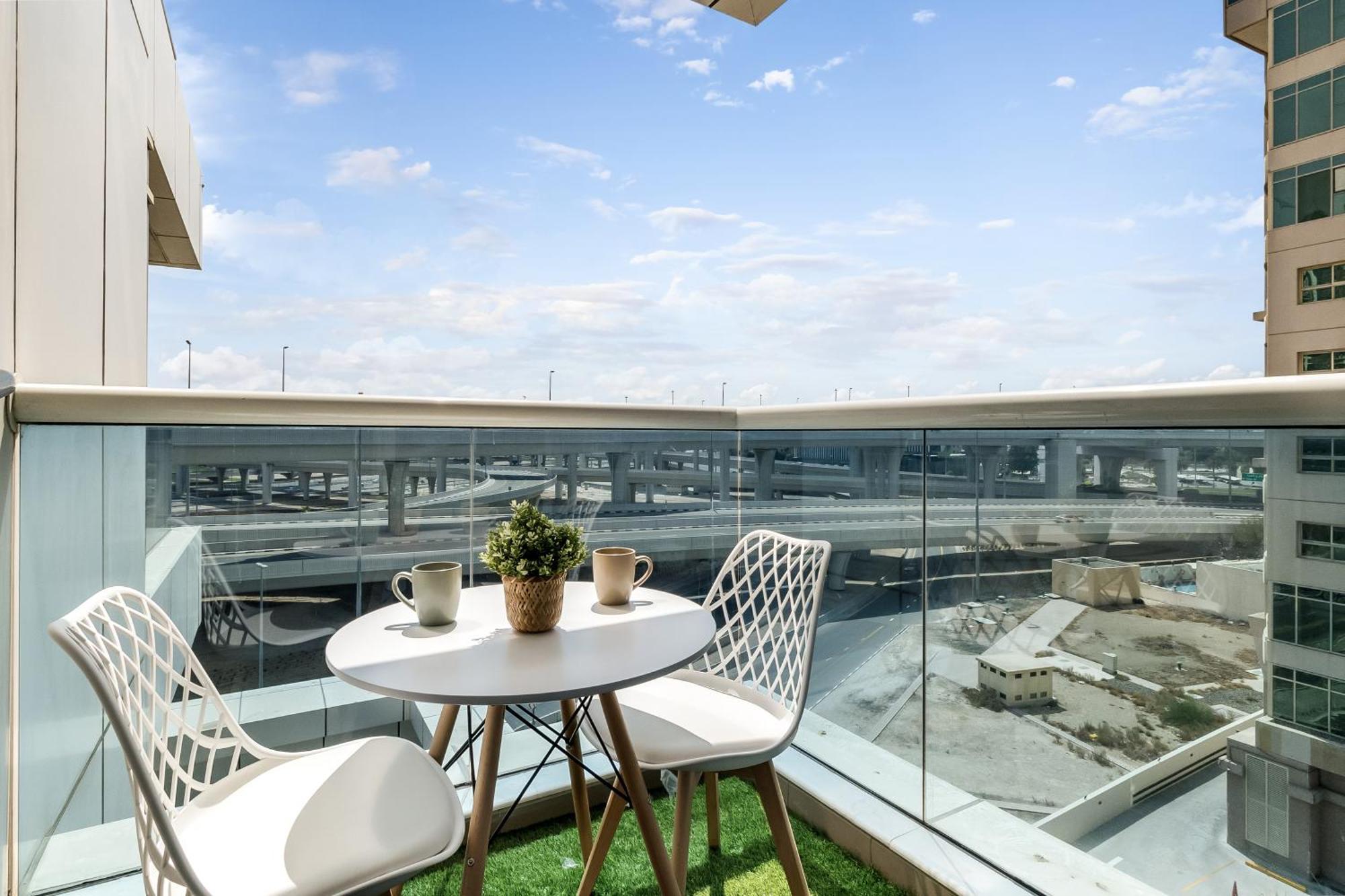 Spacious 3 Bedroom Newly Furnished - Marina
