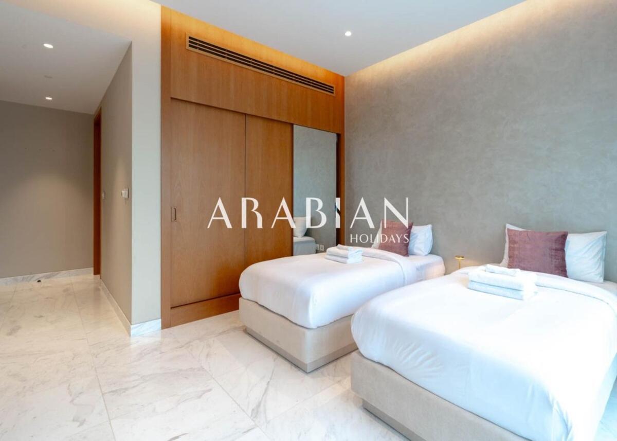 Exquisite 2br At 1 Jbr With Sea View *