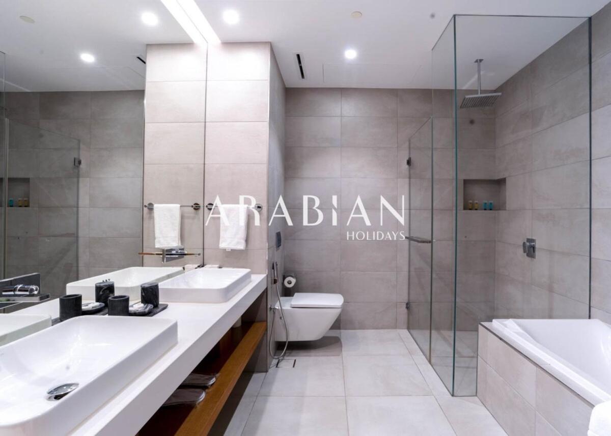 Exquisite 2br At 1 Jbr With Sea View