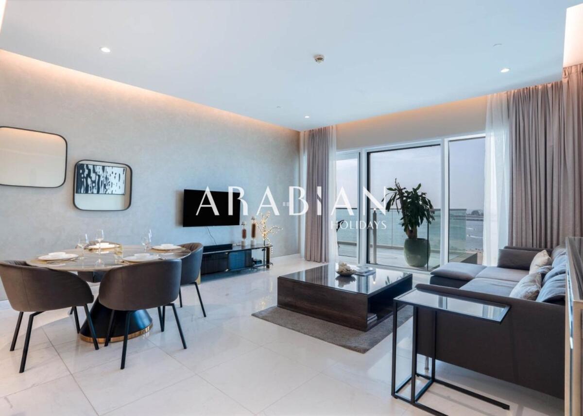 Exquisite 2br At 1 Jbr With Sea View Dubai
