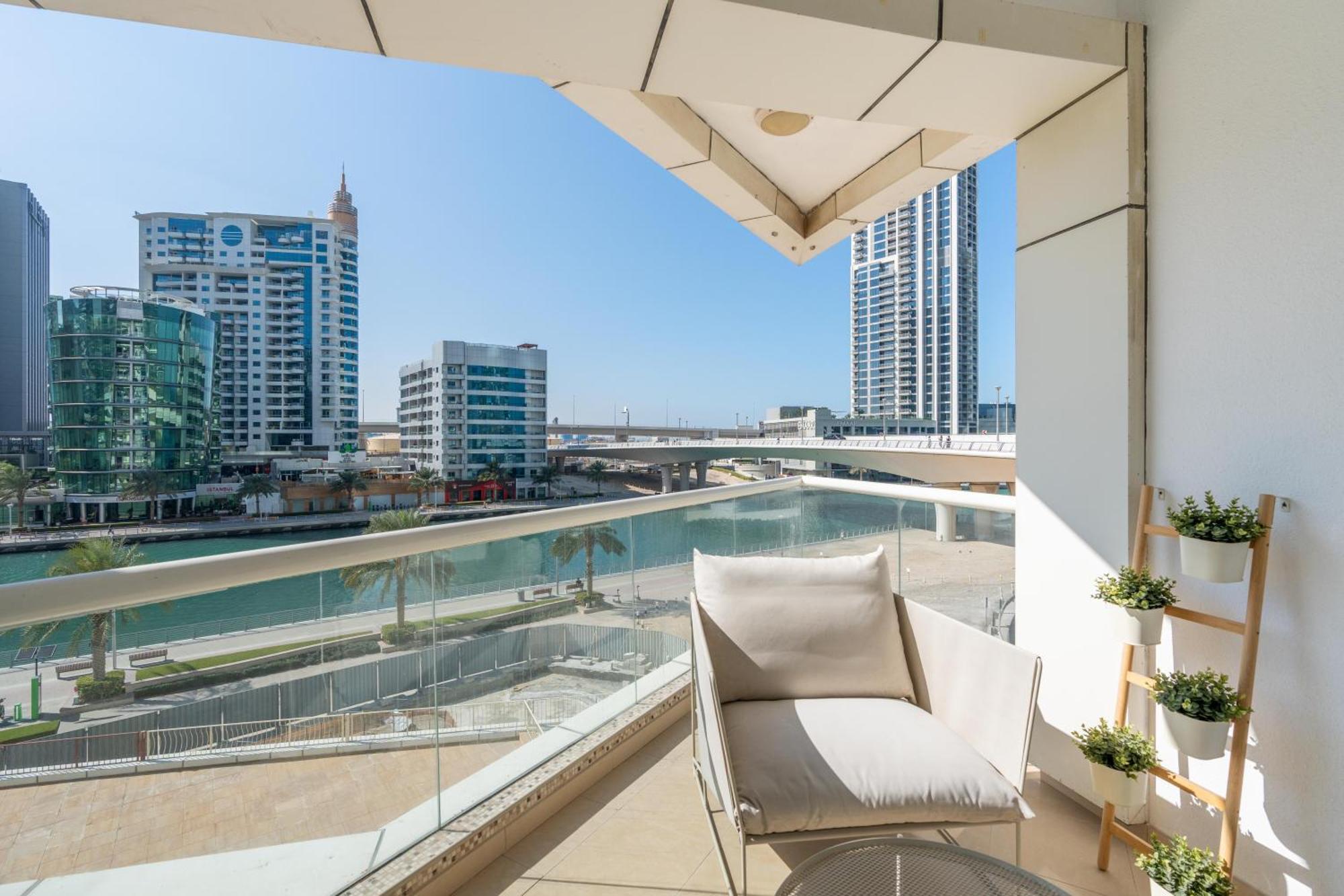Holiday home Stylish 1-bedroom With Stunning Marina Views At Dorra Bay Dubai