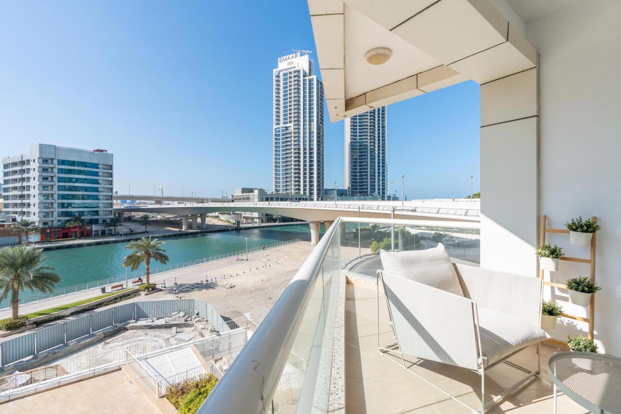 Holiday home Stylish 1-bedroom With Stunning Marina Views At Dorra Bay