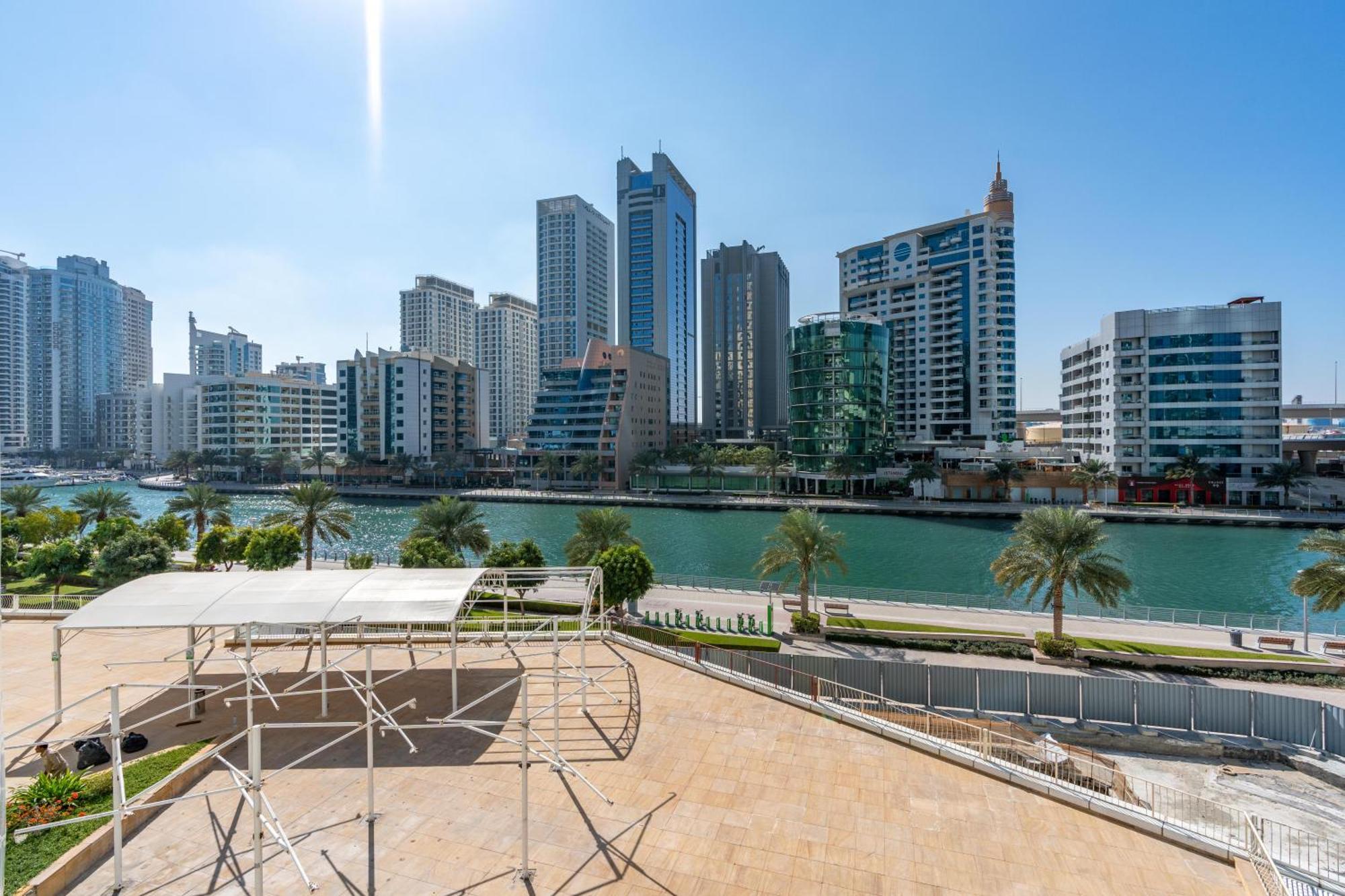 Holiday home Stylish 1-bedroom With Stunning Marina Views At Dorra Bay Dubai