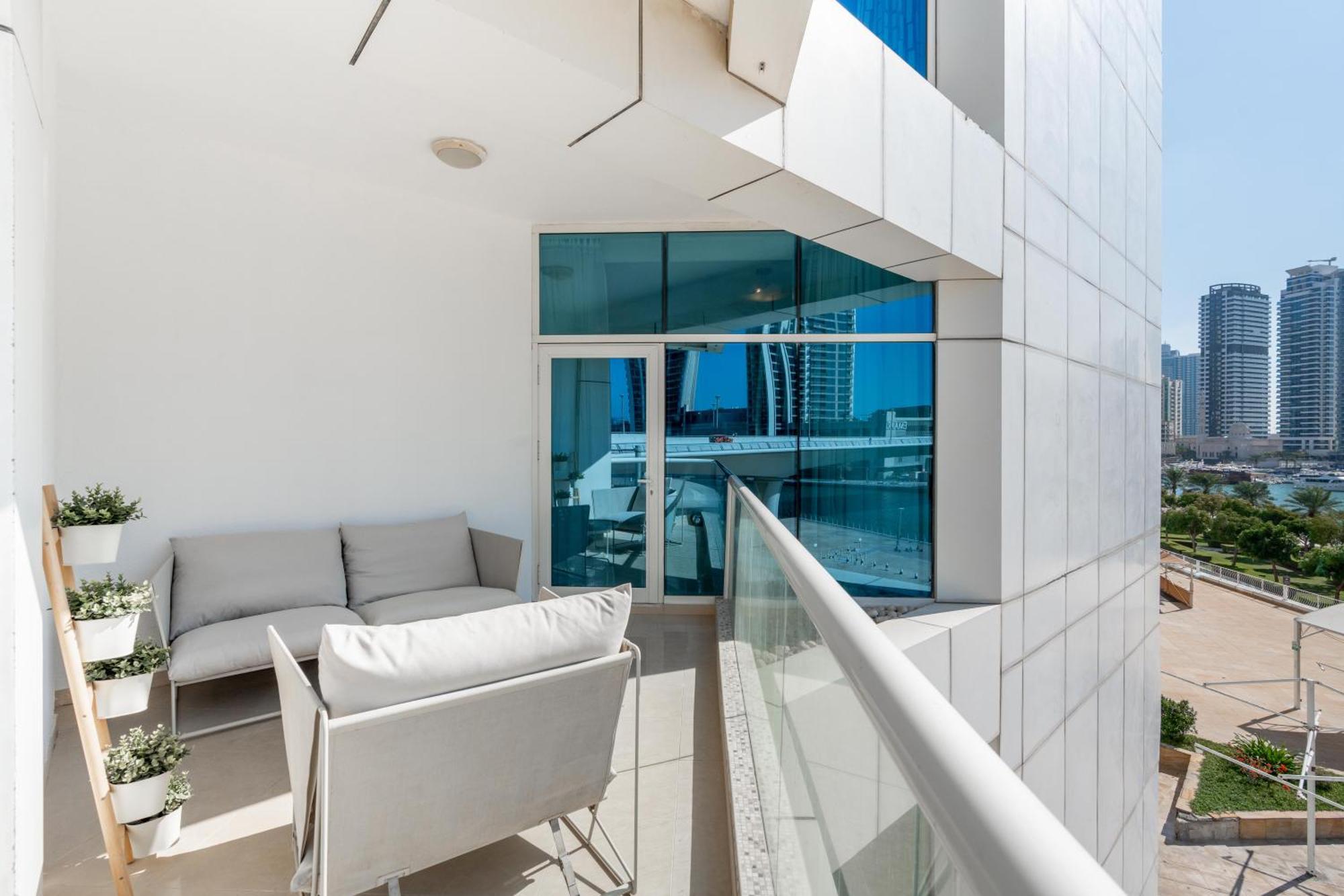 Stylish 1-bedroom With Stunning Marina Views At Dorra Bay *