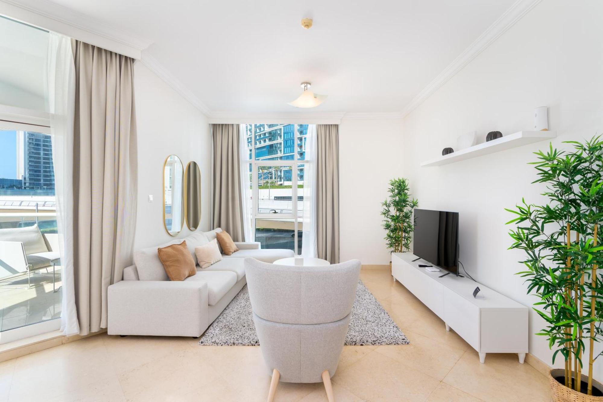 Stylish 1-bedroom With Stunning Marina Views At Dorra Bay Holiday home *