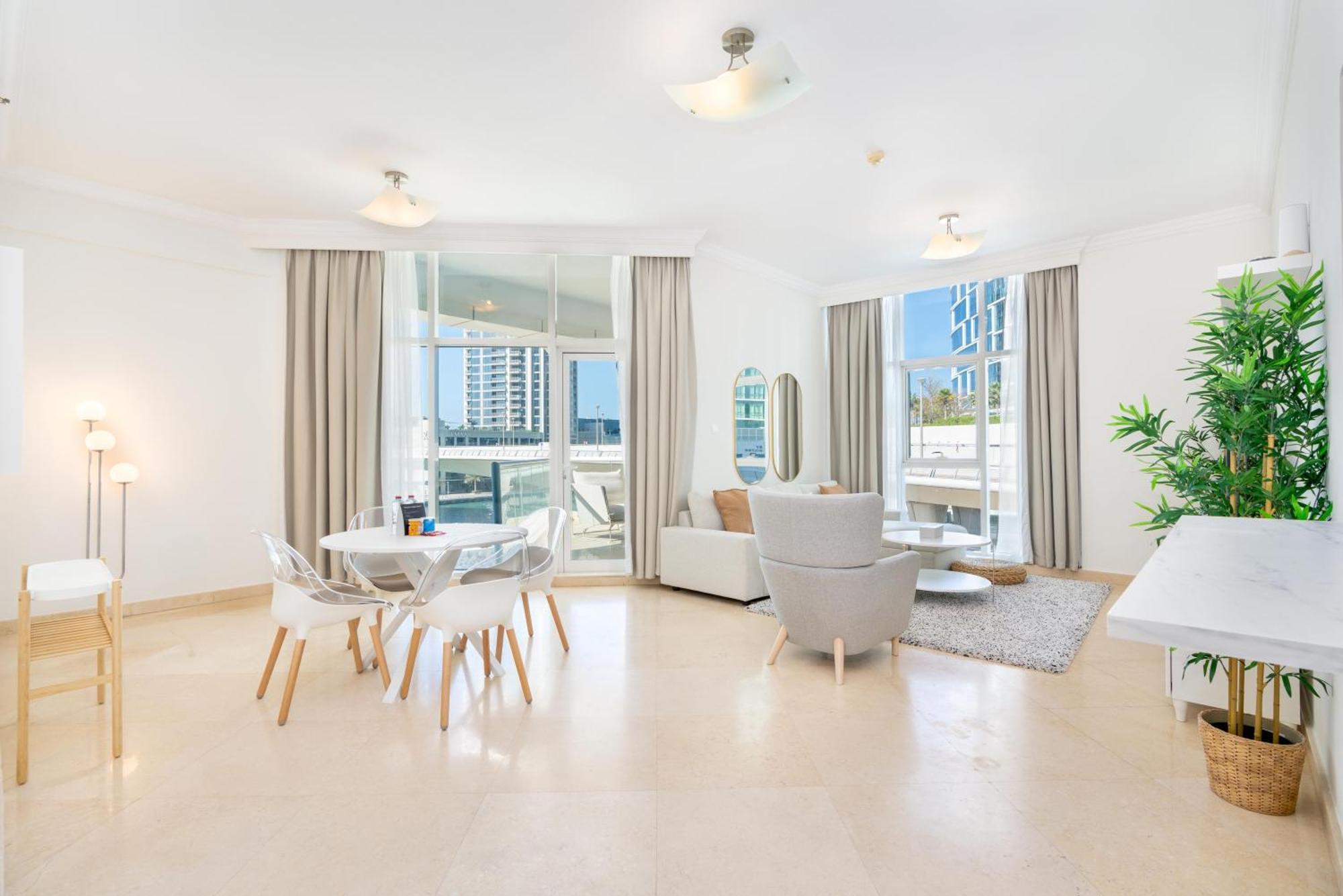 Stylish 1-bedroom With Stunning Marina Views At Dorra Bay